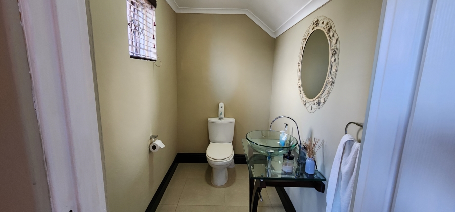 4 Bedroom Property for Sale in Parklands East Western Cape